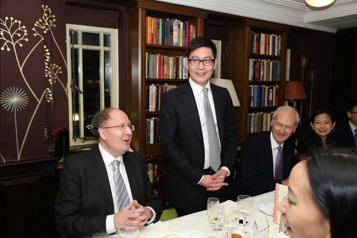 20121105 Trinity Dinner in HK with Sir Gregory Winter34